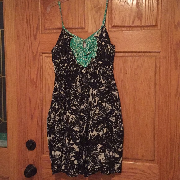 We Vera Summer Dress - Picture 2 of 2